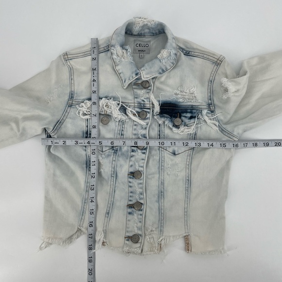 Cello Bleached Distressed Rough Hem Jean Jacket Size Small Women’s - Picture 4 of 5